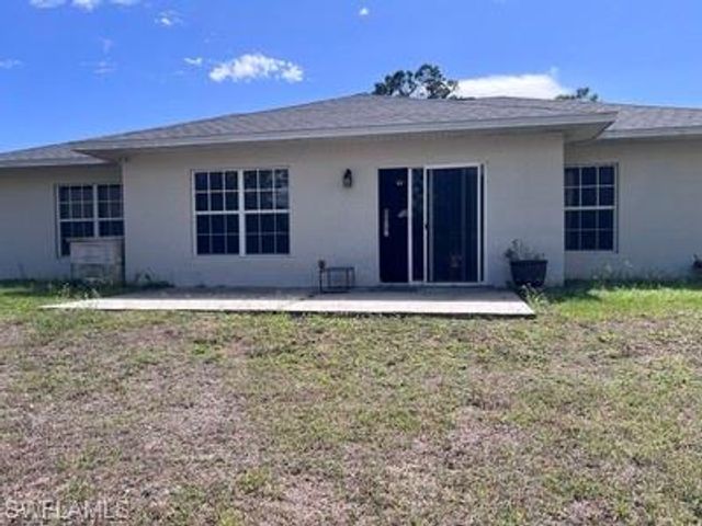 1107 Enrique ST E, Lehigh Acres, FL 33974