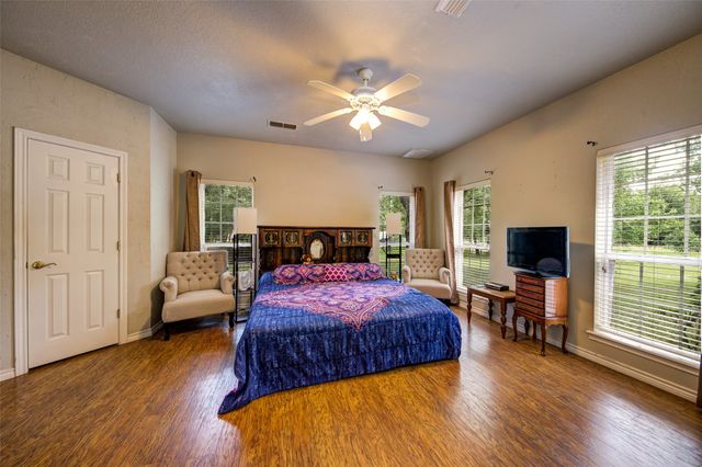 15 Shady Creek Lane, Bridgeport, TX 76426