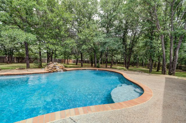 15 Shady Creek Lane, Bridgeport, TX 76426
