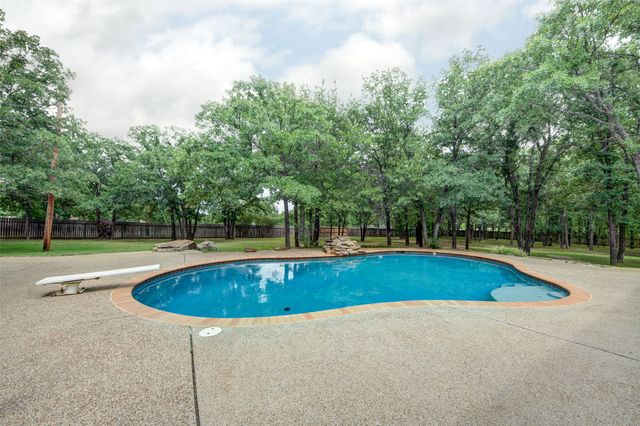 15 Shady Creek Lane, Bridgeport, TX 76426