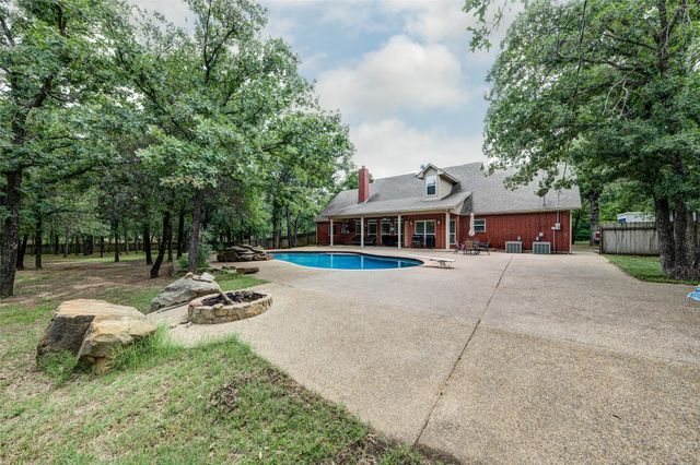 15 Shady Creek Lane, Bridgeport, TX 76426