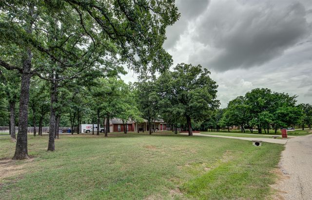 15 Shady Creek Lane, Bridgeport, TX 76426