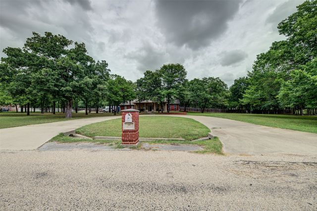 15 Shady Creek Lane, Bridgeport, TX 76426