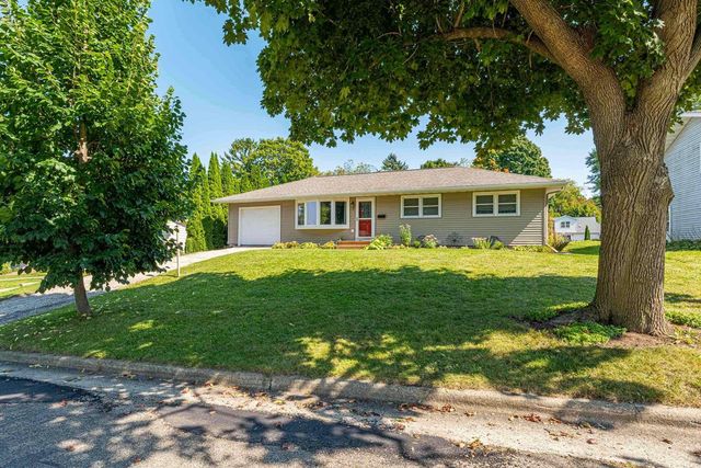 311 Maple Drive, Mount Horeb, WI 53572