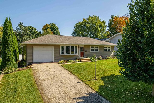311 Maple Drive, Mount Horeb, WI 53572