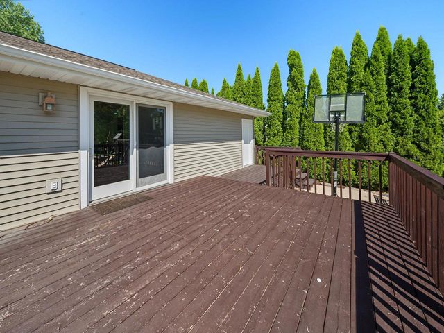 311 Maple Drive, Mount Horeb, WI 53572