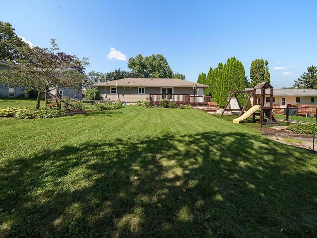 311 Maple Drive, Mount Horeb, WI 53572