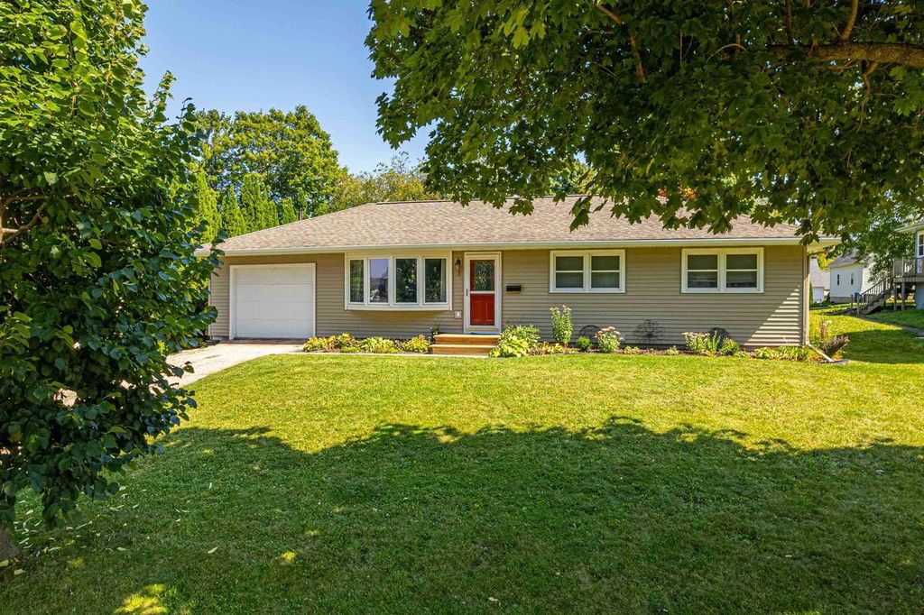 311 Maple Drive, Mount Horeb, WI 53572