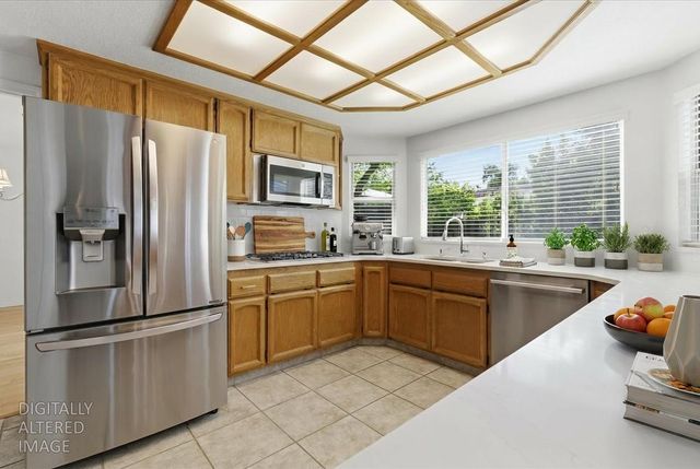 1102 Creek Ridge Ct, Roseville, CA 95747