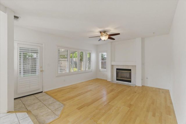 1102 Creek Ridge Ct, Roseville, CA 95747