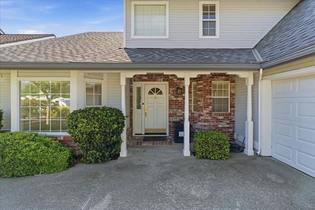 1102 Creek Ridge Ct, Roseville, CA 95747