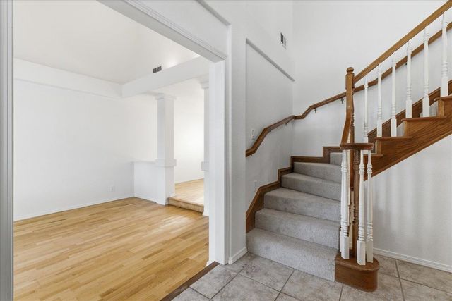 1102 Creek Ridge Ct, Roseville, CA 95747