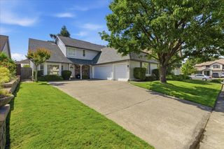 1102 Creek Ridge Ct, Roseville, CA 95747