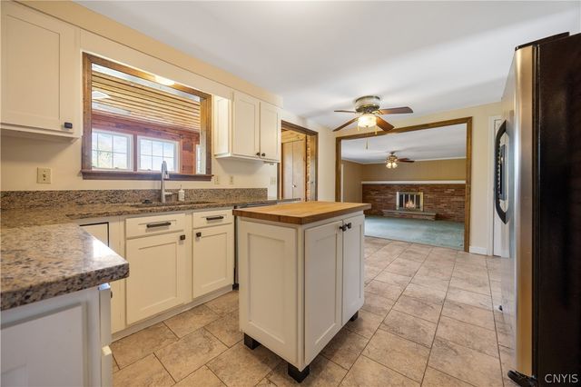 7626 Sandy Lane, Clay, NY 13212