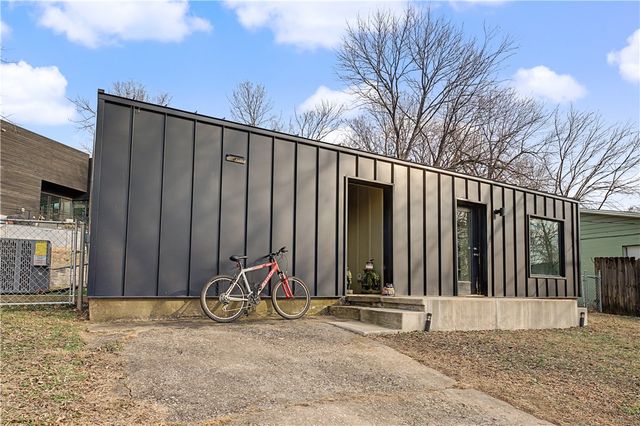 560 N Fallin Avenue, Fayetteville, AR 72701