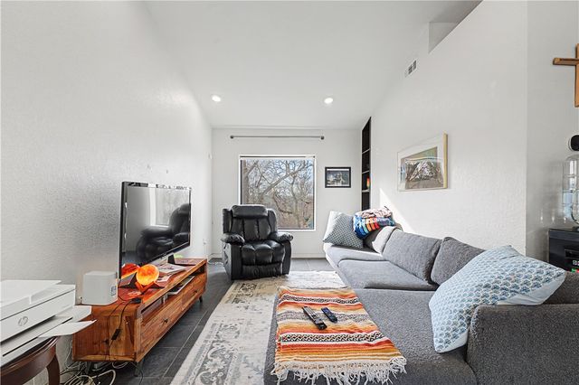 560 N Fallin Avenue, Fayetteville, AR 72701