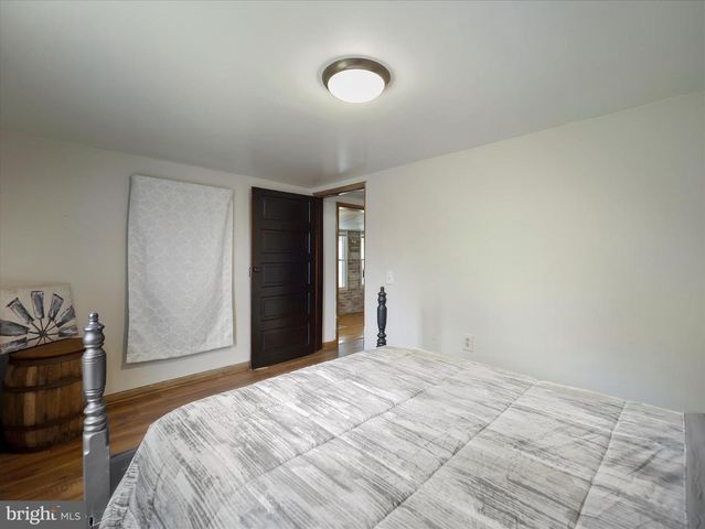 14628 HOLLOW RD, Hancock, MD 21750