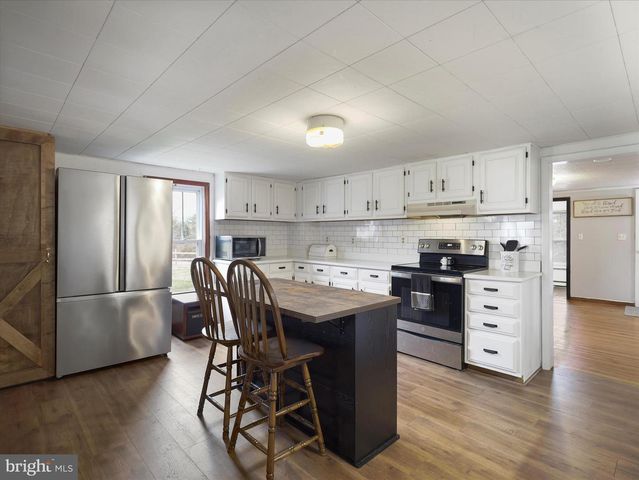 14628 HOLLOW RD, Hancock, MD 21750