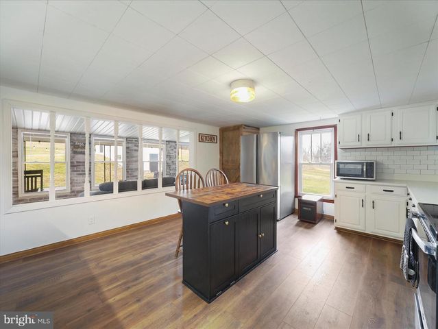 14628 HOLLOW RD, Hancock, MD 21750