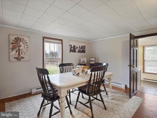 14628 HOLLOW RD, Hancock, MD 21750