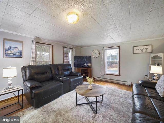 14628 HOLLOW RD, Hancock, MD 21750