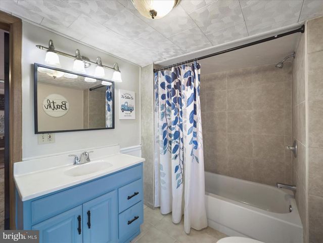 14628 HOLLOW RD, Hancock, MD 21750