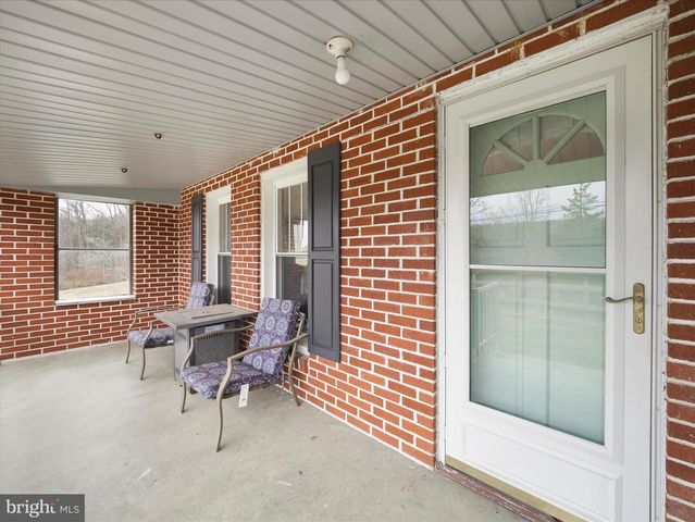 14628 HOLLOW RD, Hancock, MD 21750