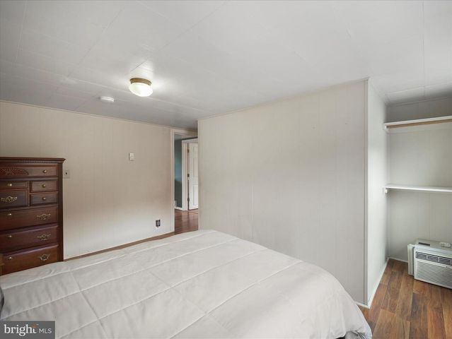 14628 HOLLOW RD, Hancock, MD 21750