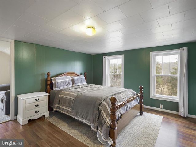 14628 HOLLOW RD, Hancock, MD 21750