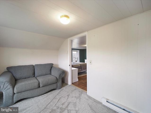 14628 HOLLOW RD, Hancock, MD 21750