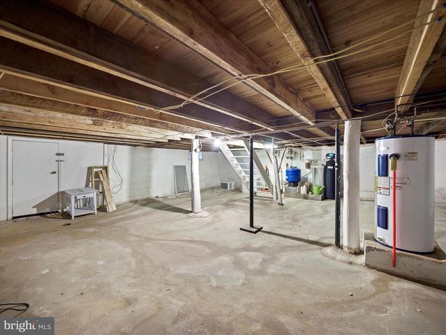 14628 HOLLOW RD, Hancock, MD 21750