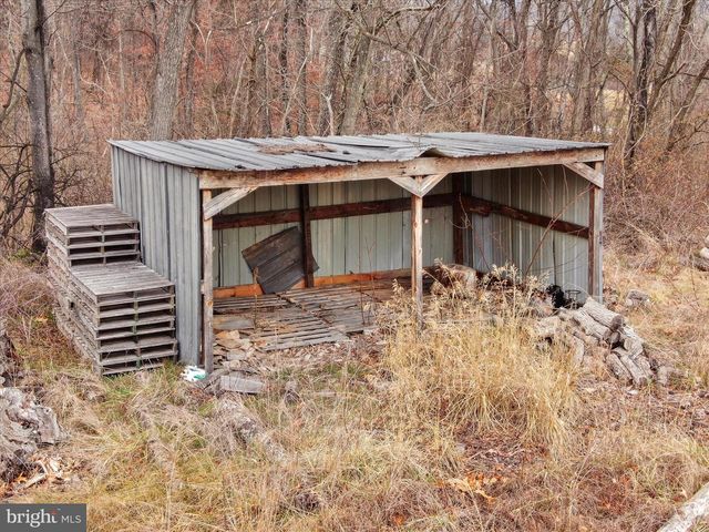 14628 HOLLOW RD, Hancock, MD 21750