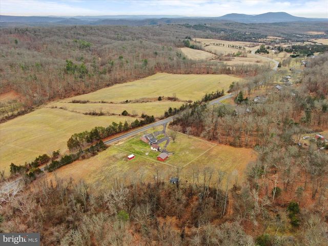 14628 HOLLOW RD, Hancock, MD 21750