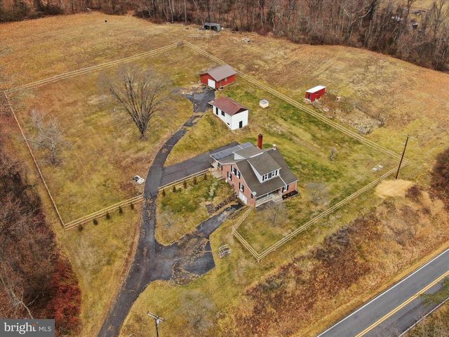 14628 HOLLOW RD, Hancock, MD 21750