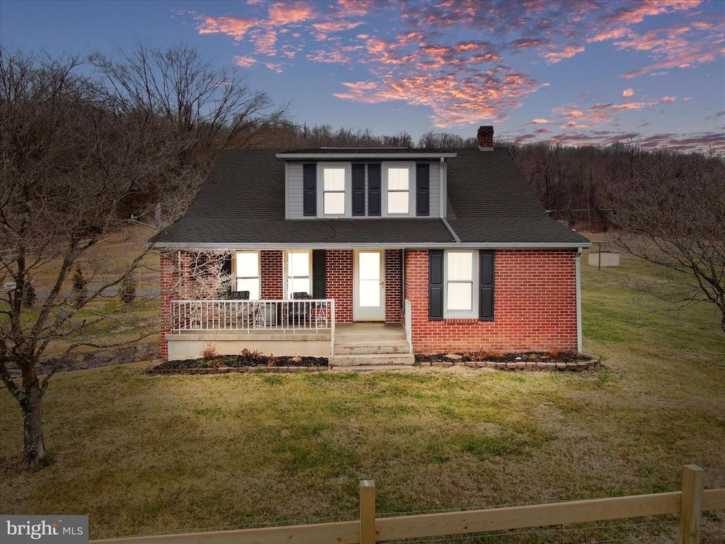 14628 HOLLOW RD, Hancock, MD 21750