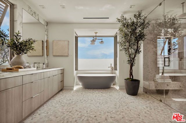 1399 Galaxy Drive, Newport Beach, CA 92660
