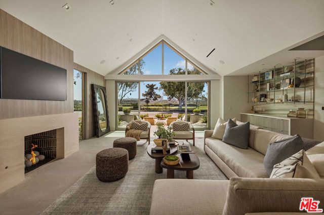 1399 Galaxy Drive, Newport Beach, CA 92660