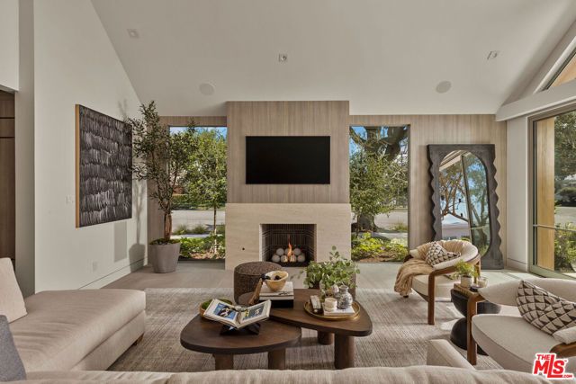 1399 Galaxy Drive, Newport Beach, CA 92660