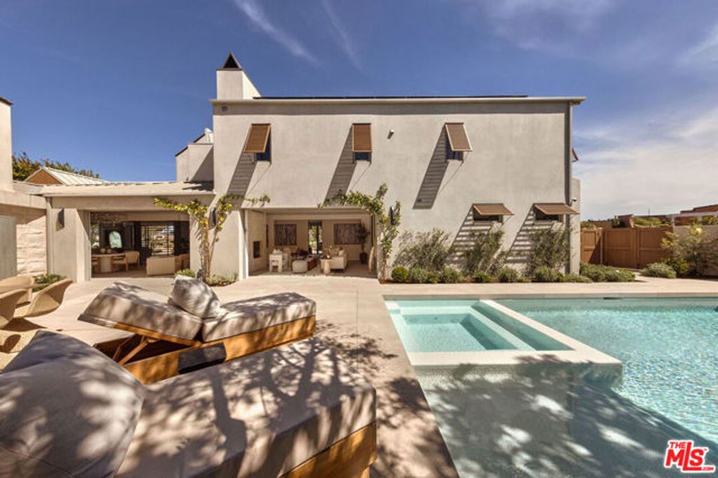 1399 Galaxy Drive, Newport Beach, CA 92660
