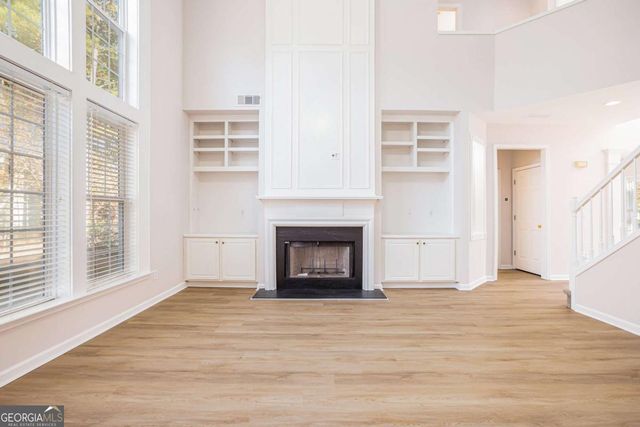 5165 Amberden Hall Drive, Suwanee, GA 30024