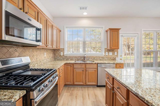 5165 Amberden Hall Drive, Suwanee, GA 30024