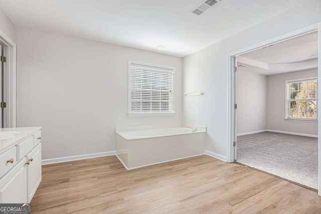 5165 Amberden Hall Drive, Suwanee, GA 30024