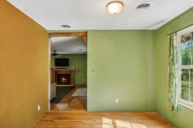 4336 E Farm Road 136, Springfield, MO 65809