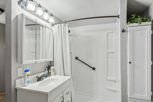 4336 E Farm Road 136, Springfield, MO 65809