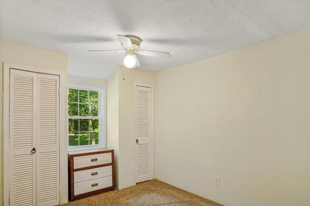 4336 E Farm Road 136, Springfield, MO 65809