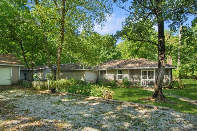 4336 E Farm Road 136, Springfield, MO 65809