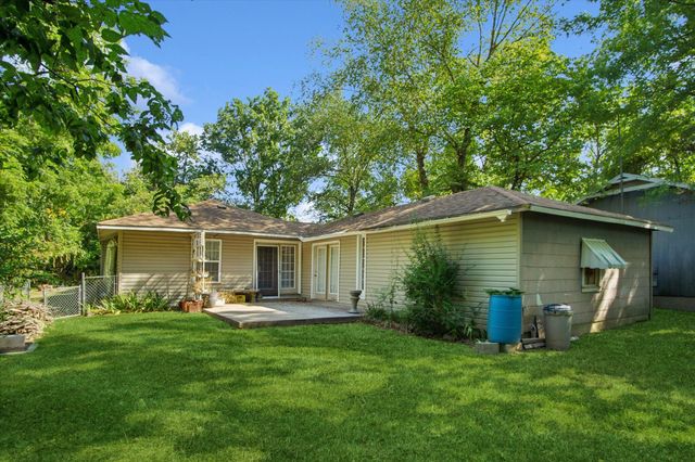 4336 E Farm Road 136, Springfield, MO 65809