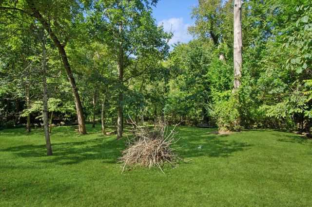 4336 E Farm Road 136, Springfield, MO 65809