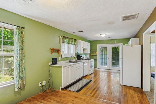 4336 E Farm Road 136, Springfield, MO 65809