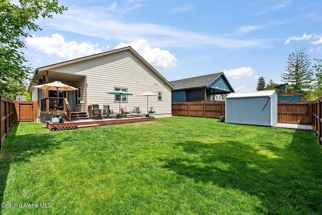 195 Carnelian Ave, Ponderay, ID 83852